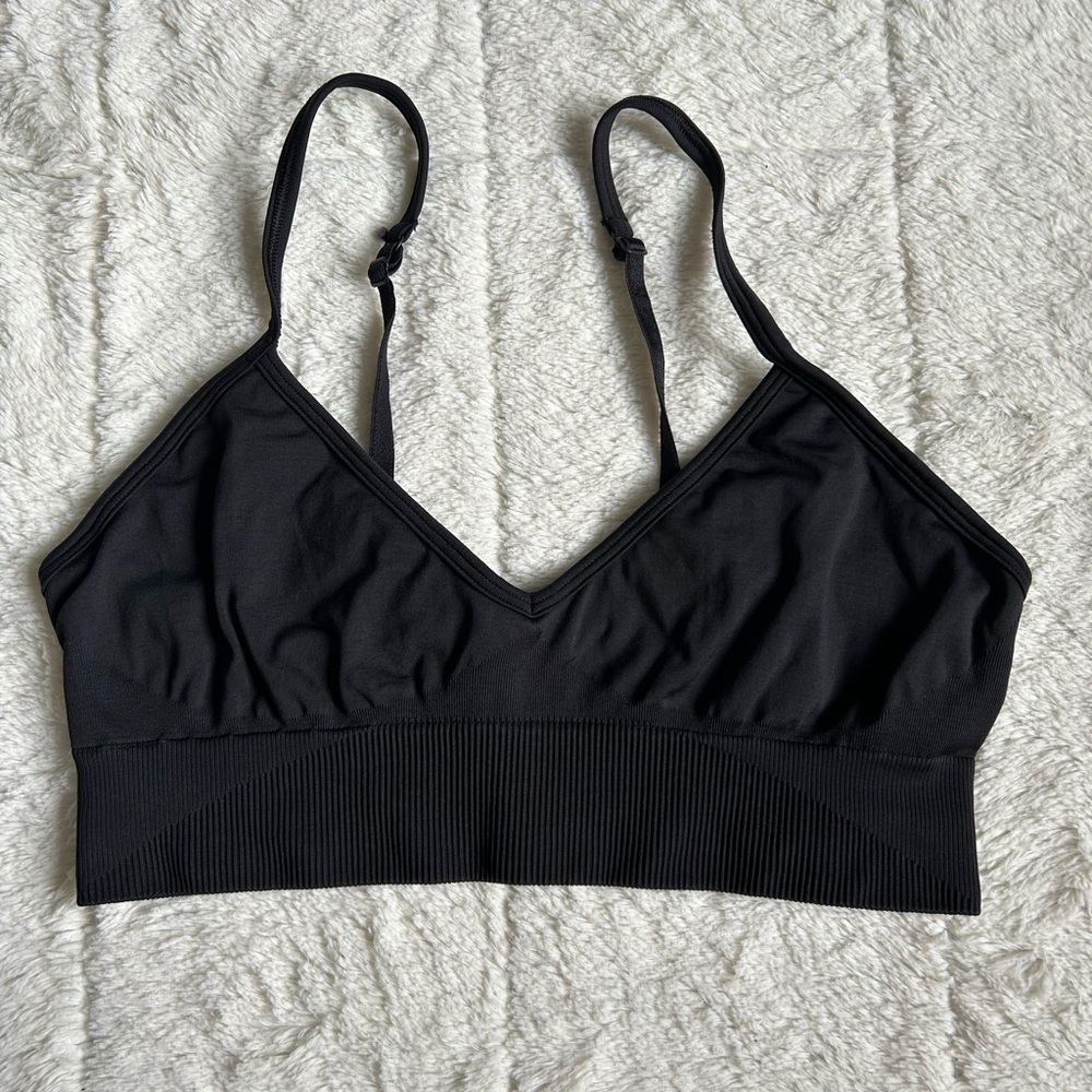 LULULEMON EBB TO STREET BRA LIGHT
SUPPORT, A/B CUP